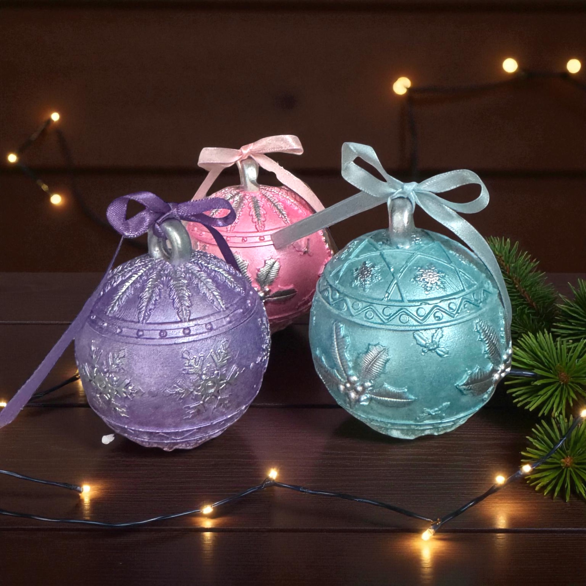 Vianočná farebná sviečka BELL